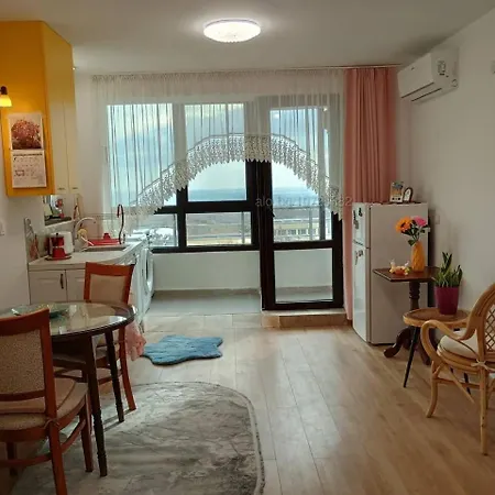 דירה Vinitsa Coastal With Balcony
